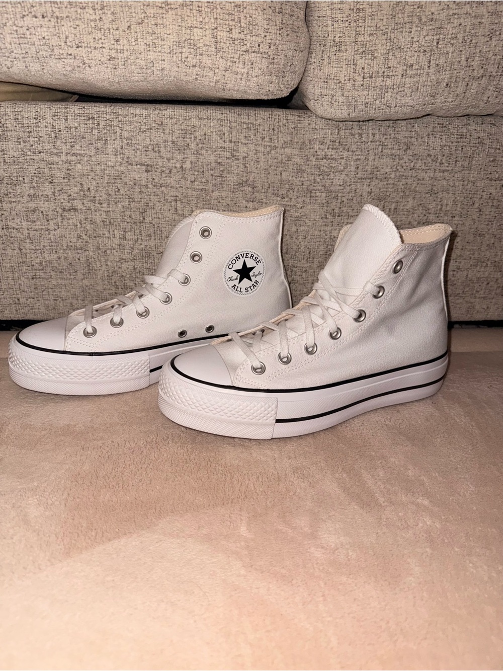 ✨NEW✨Women's White High-Top Converse with Black Trim